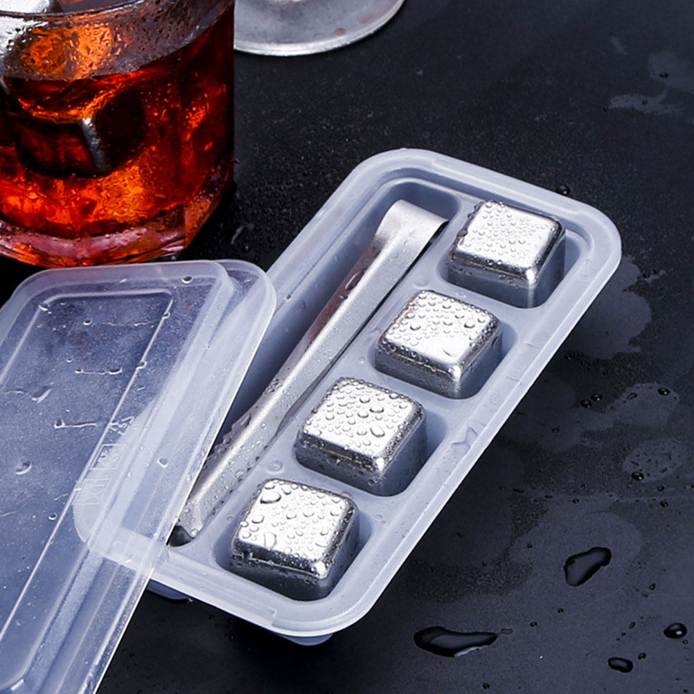 مجموعتان من مكعبات الثلج المصن - مراجعة Home Bar Set وسعره